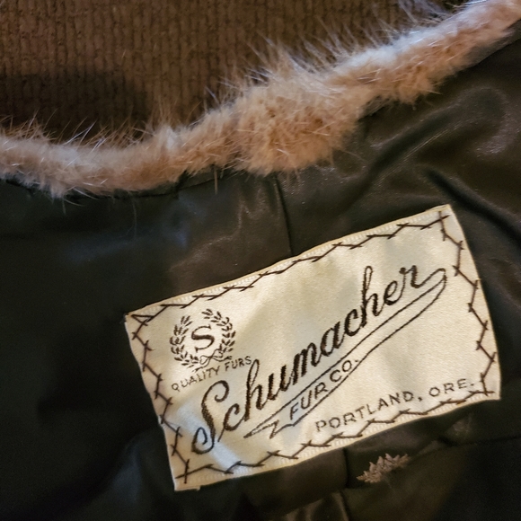 3/4 fur coat - Picture 2 of 2